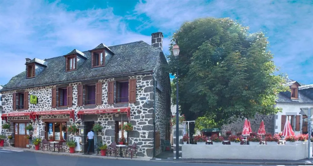 Hotel De La Poste，位于Saint-Martin-sous-Vigouroux的酒店