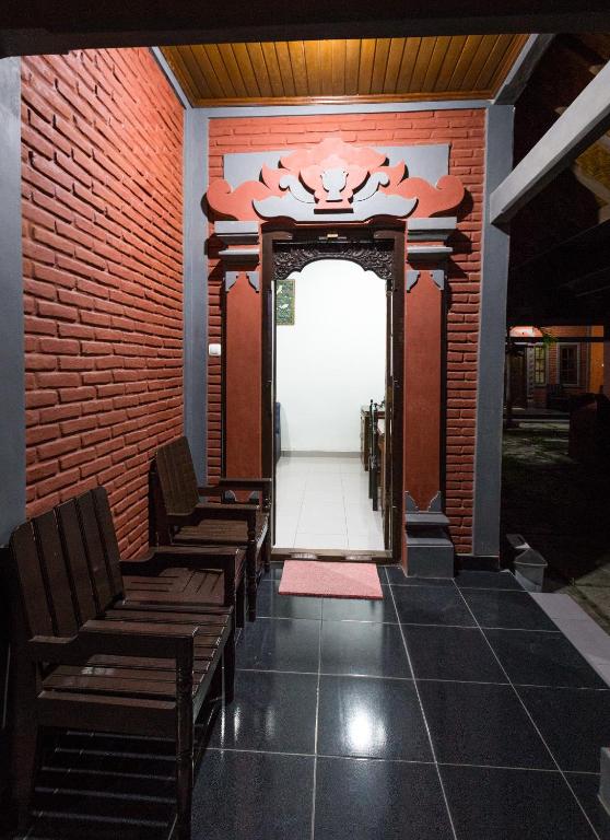 ホテル レスタリ ギリマヌク (Hotel Lestari Gilimanuk)