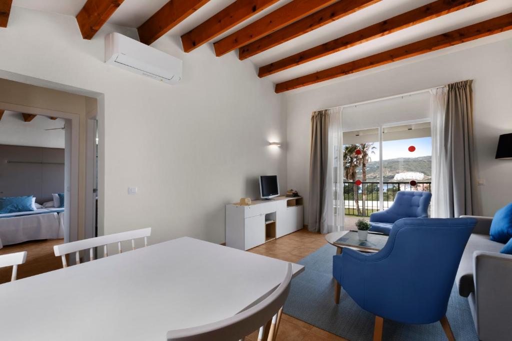 TRH Tirant Playa — Hotel rooms in Fornells, Balearic Islands