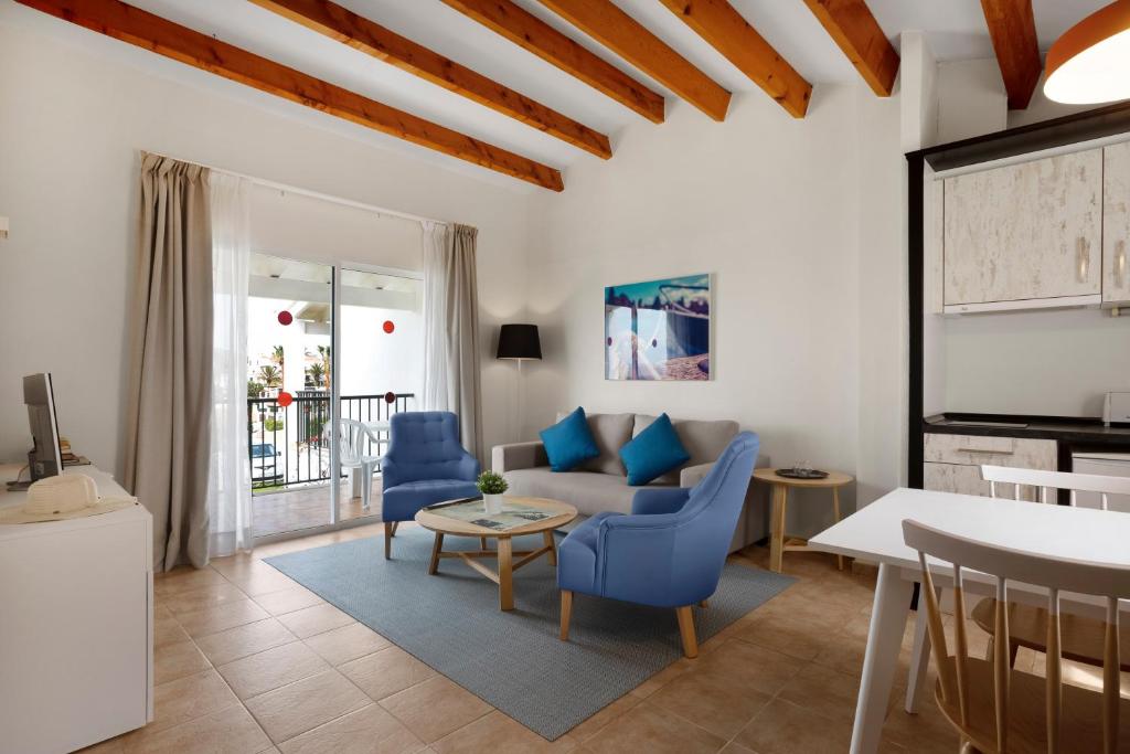 TRH Tirant Playa — Hotel rooms in Fornells, Balearic Islands