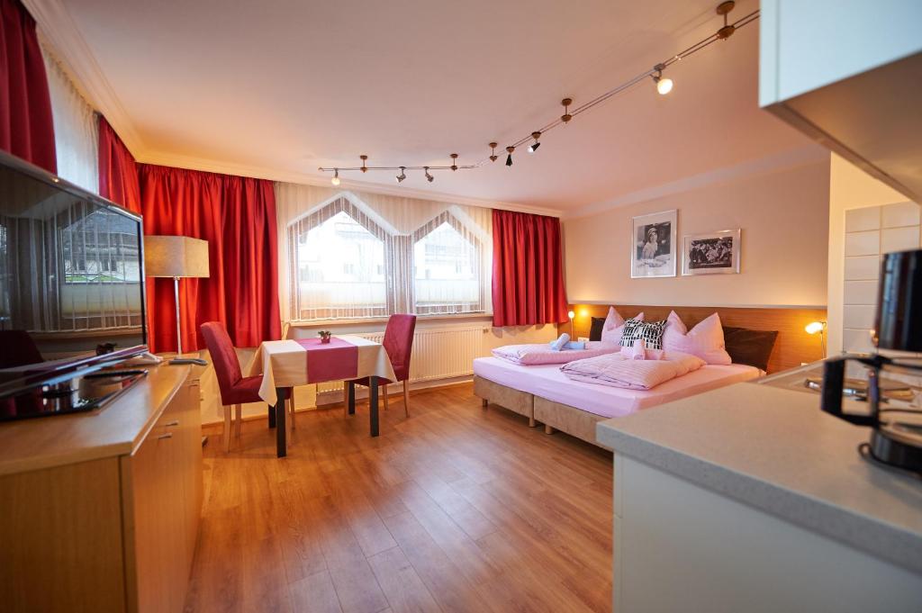 Apartments Neue Post - 2