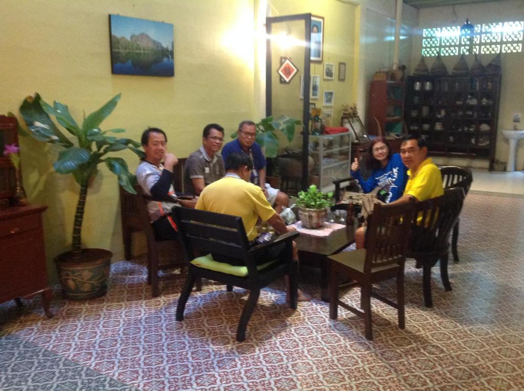 Shared lounge/TV area