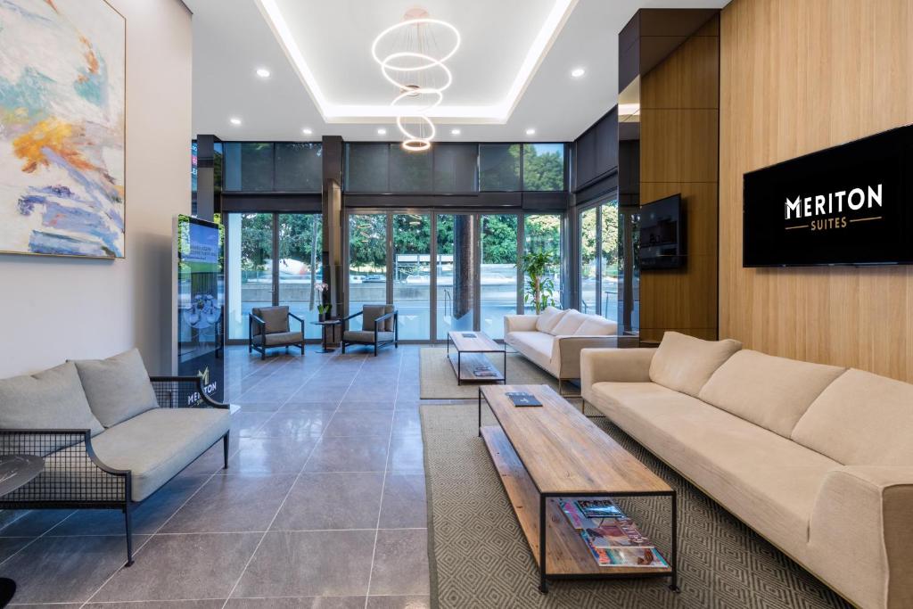 Meriton Suites Waterloo