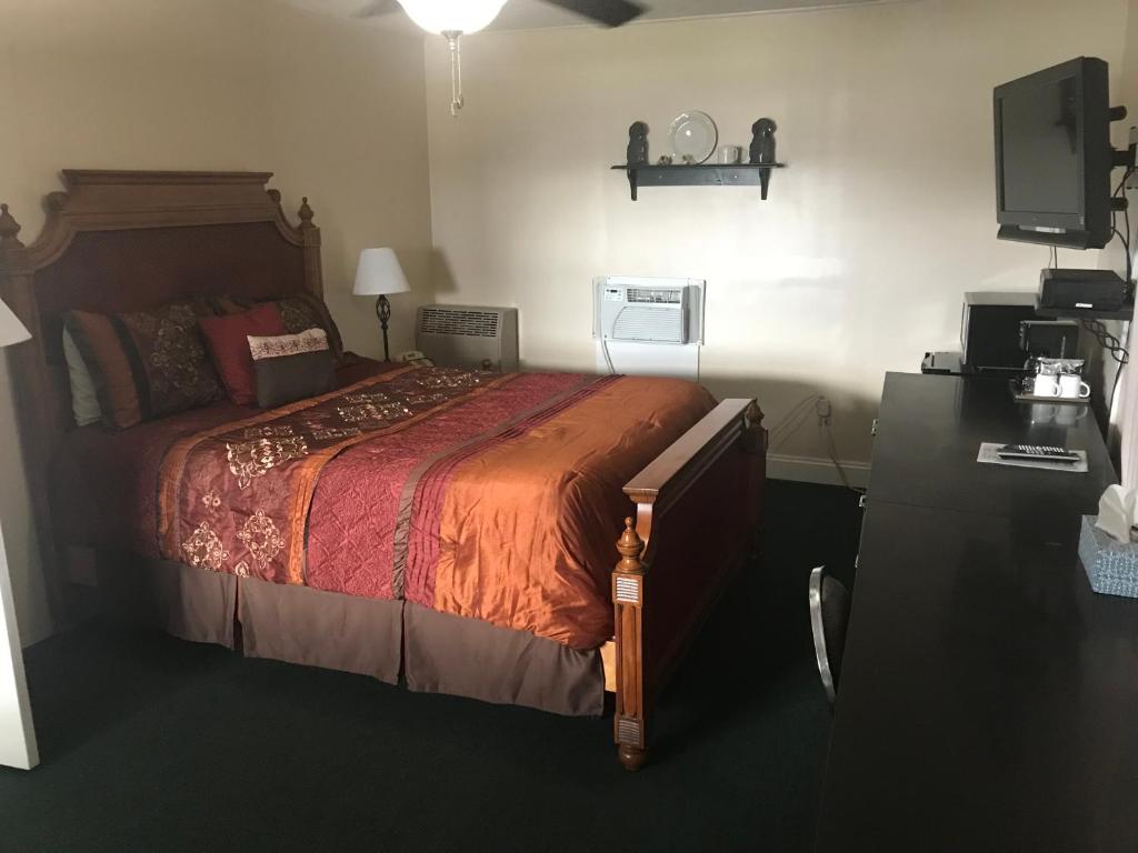 Longhouse Lodge Motel photo