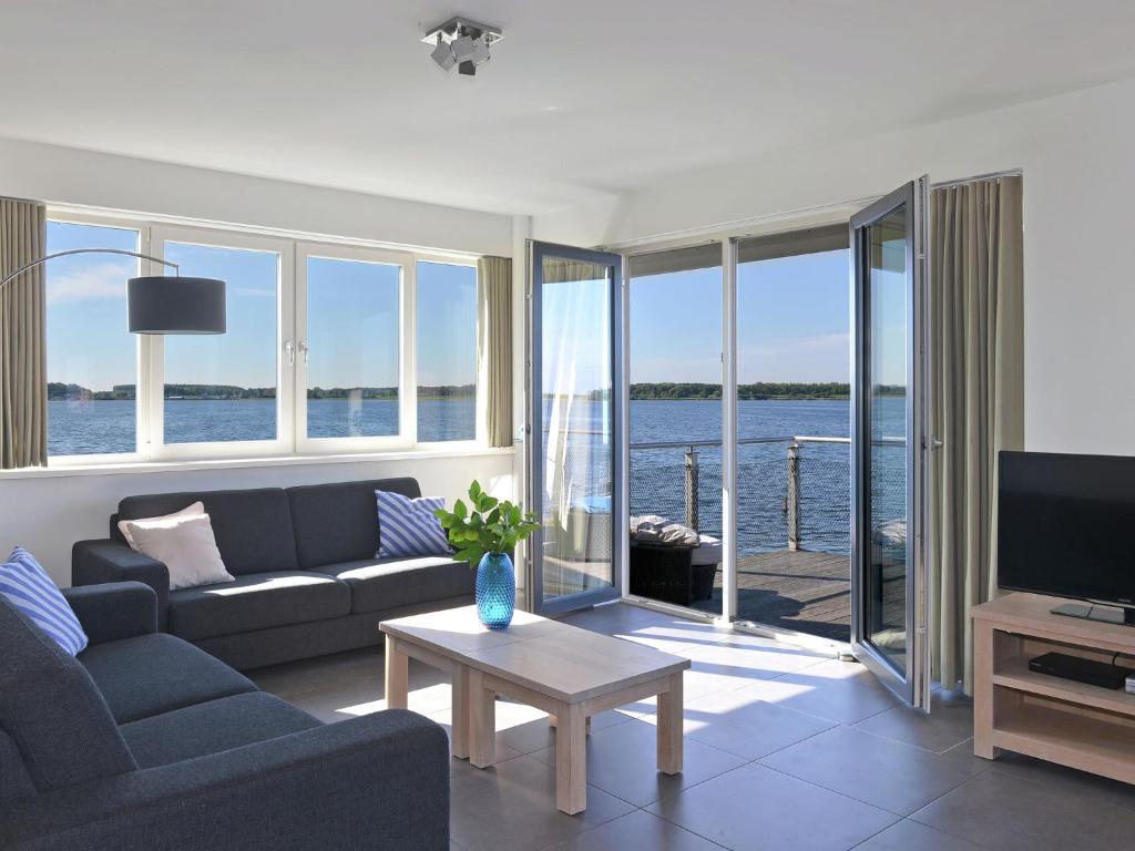 Modern Escape by the Marina, Kamperland