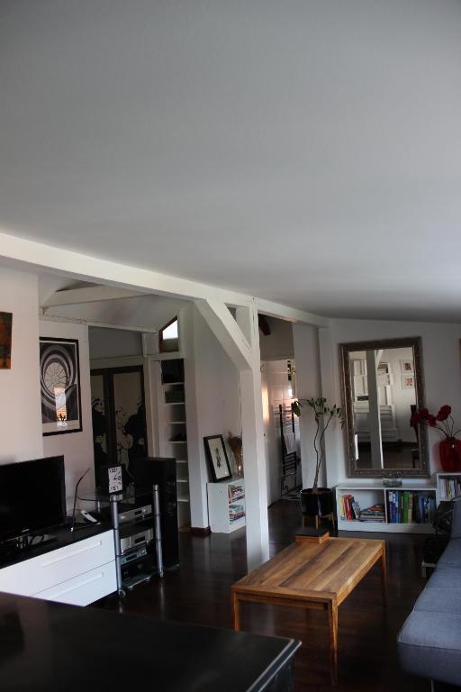 A LOVELY, SUNNY, ARTISTIC LOFT, Bělehrad