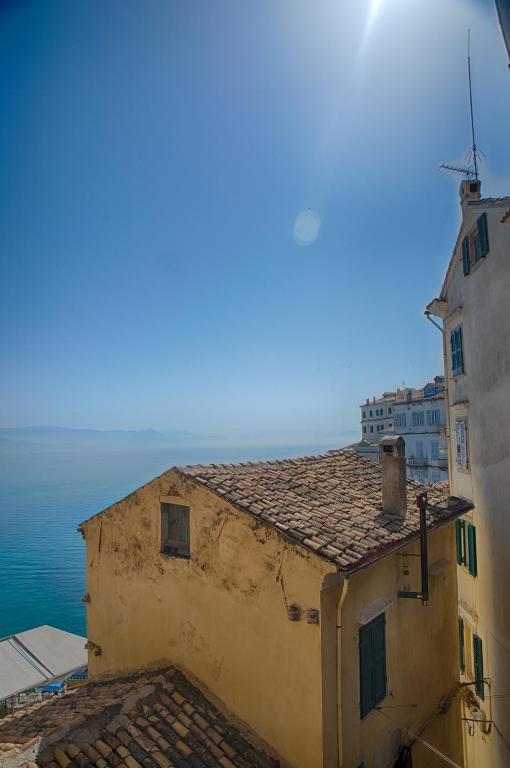 Serene Sea View Apartment in Corfu Old Town — Hotel in Corfu Island