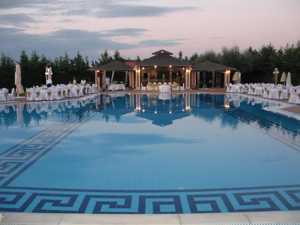 Hotel Aiges Melathron, מלון בוריה