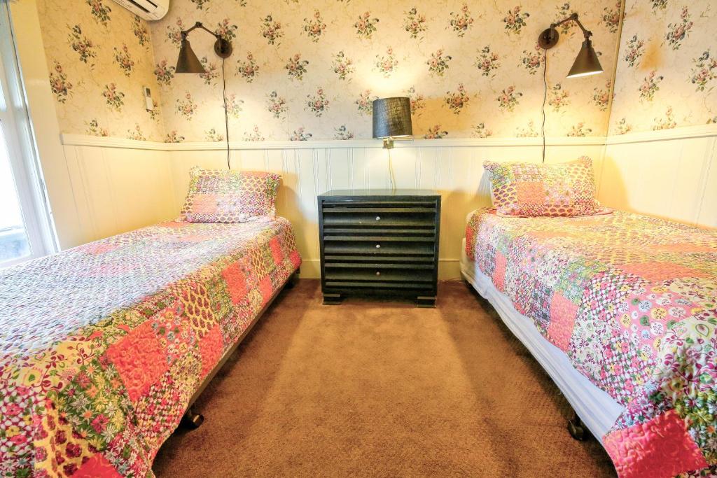 Hotel Charlotte photo