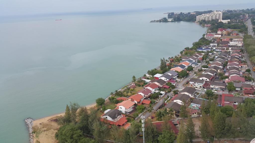 Melaka Beachfront Villa with Pool - img