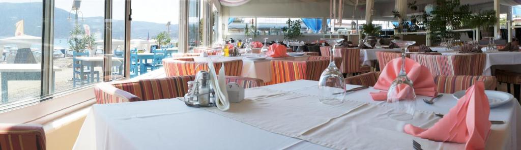 Sacallis Inn Beach Hotel — Restaurant & bars in Kefalos, South Aegean