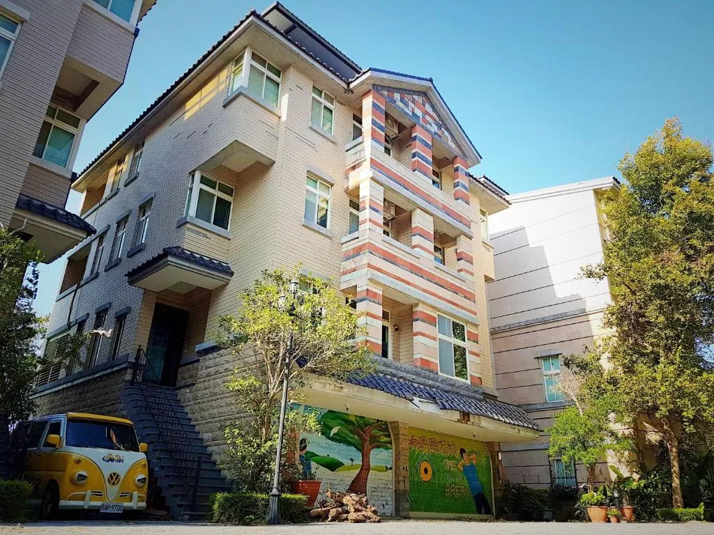 Downshifters House, hotel in Tongluo
