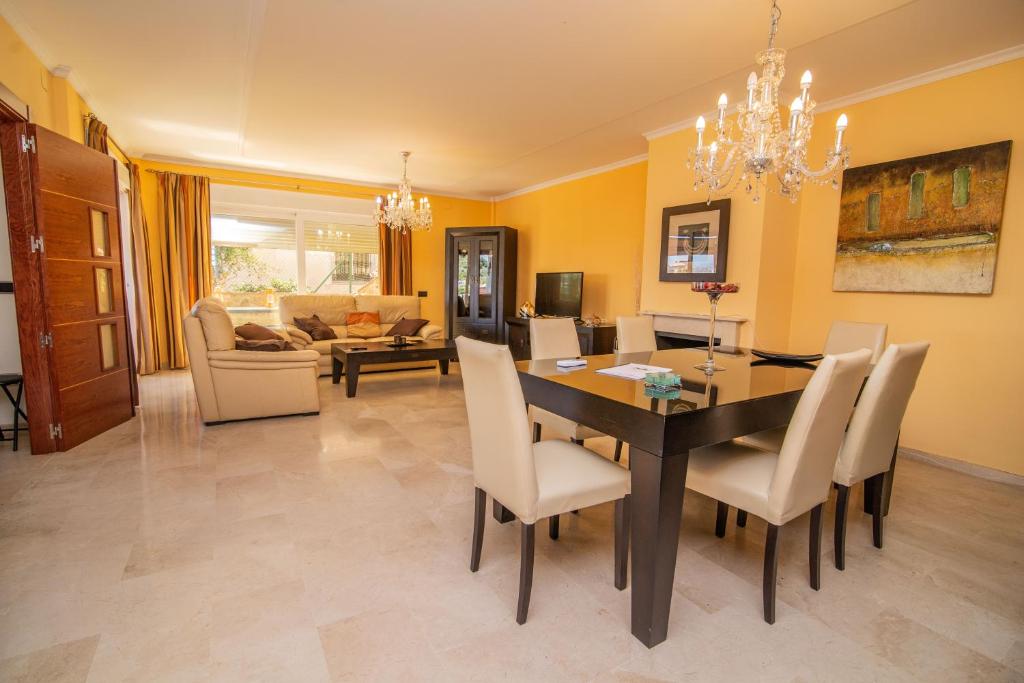 "Ample Villa at Benalmádena Coast" - 4