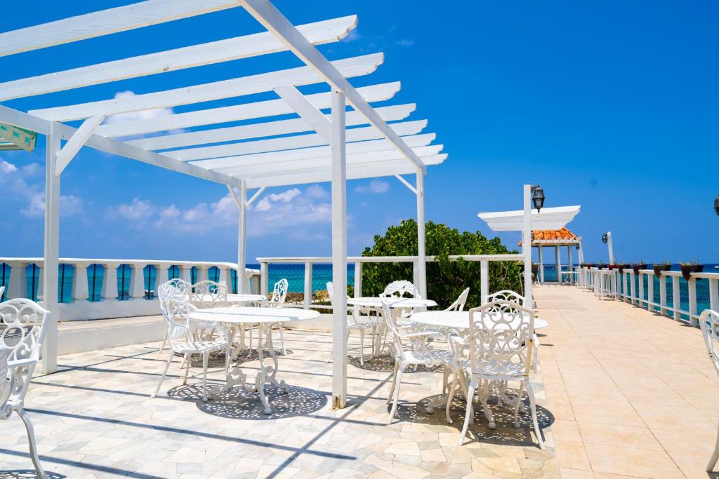 Franklyn D. Resort & Spa — Restaurant & bars in Runaway Bay