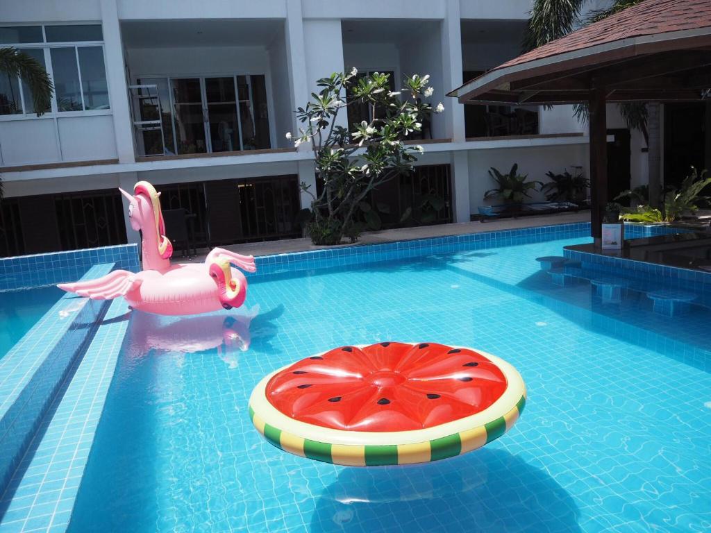 スイミングプール