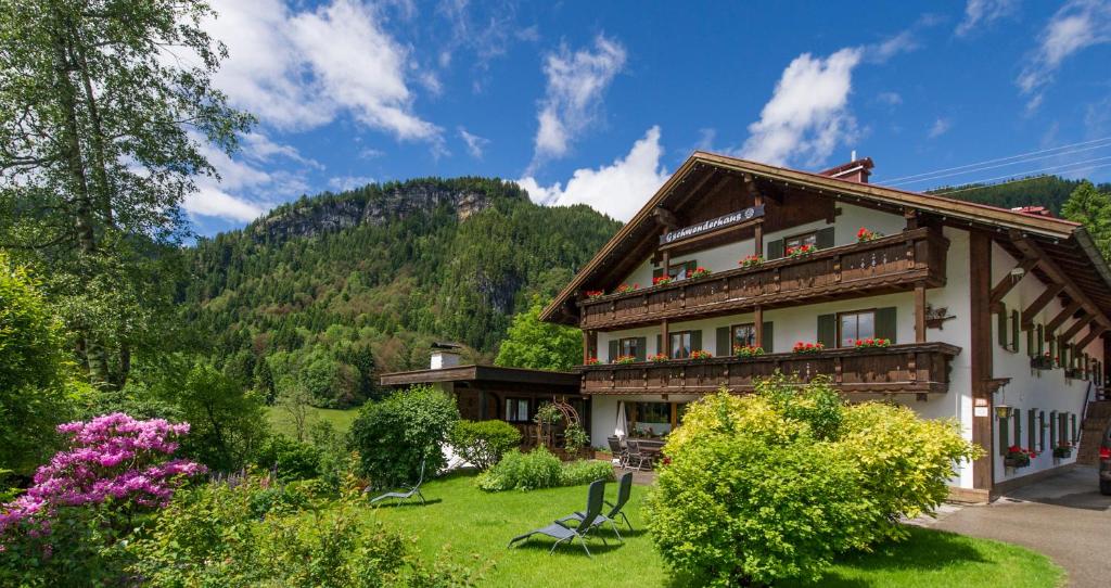 Gschwenderhaus Ferienwohnungen - 2