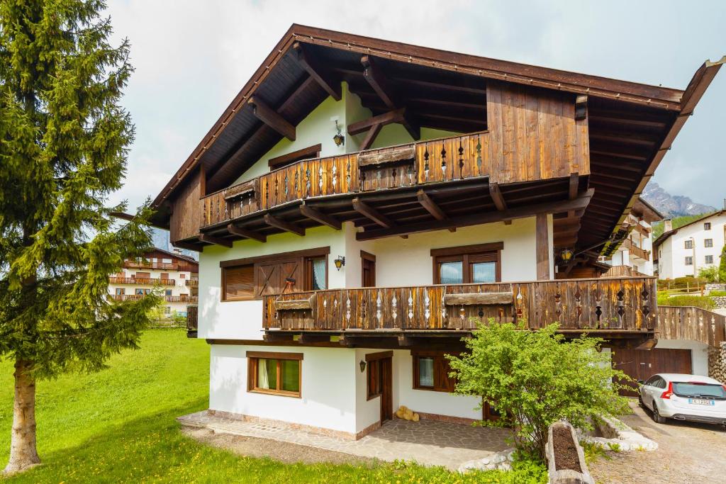 Villa Ca Perosego - Stayincortina photo