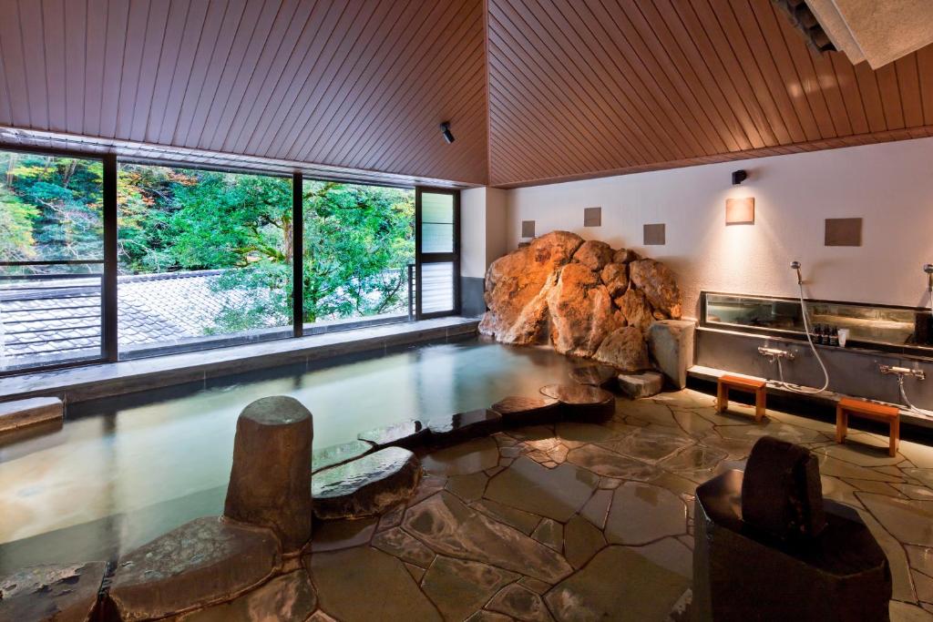 Hot spring bath