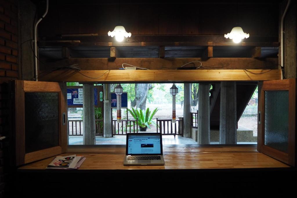 Shared lounge/TV area