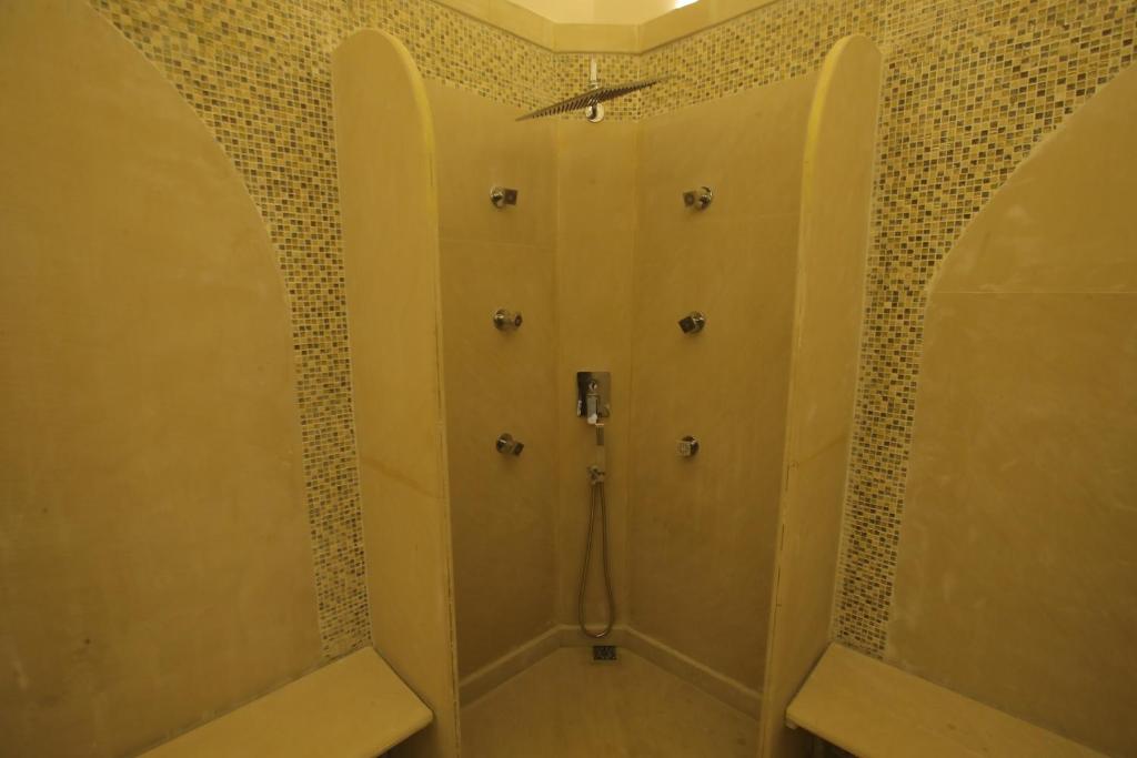 Steamroom