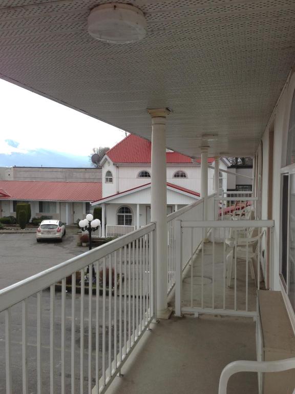 Rainbow Motor Inn