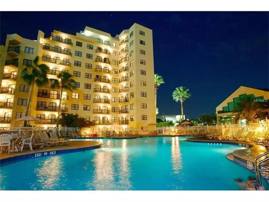 ザ エンクレーブ ホテル & スイーツ (The Enclave Hotel & Suites)
