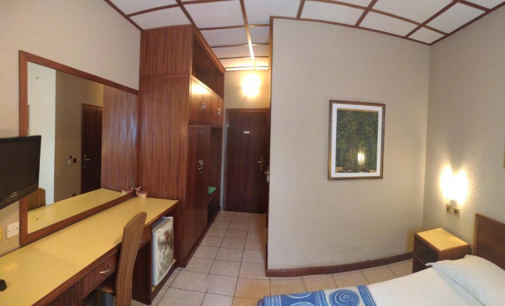 Manuela Residence photo