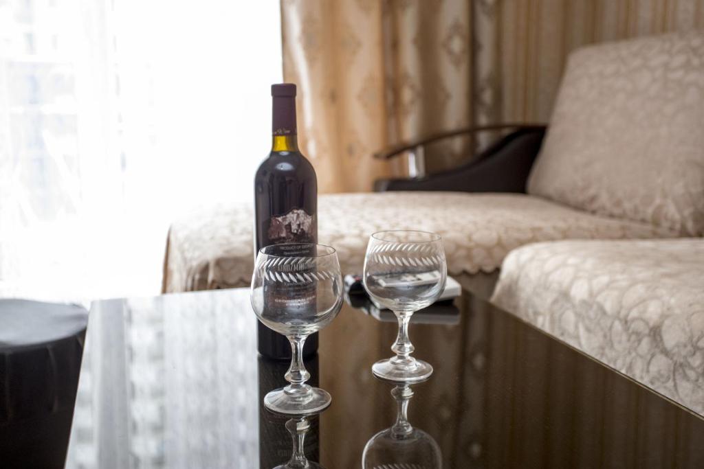 Apartment on Sherif Khimshiashvili Street 15b photo