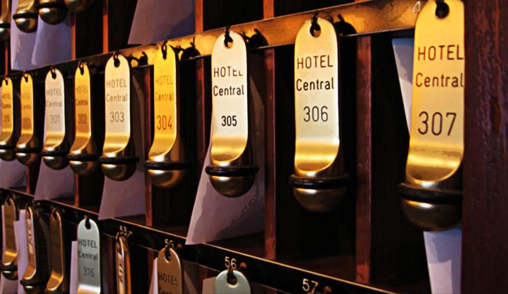 Grand Hotel Central Photo 3