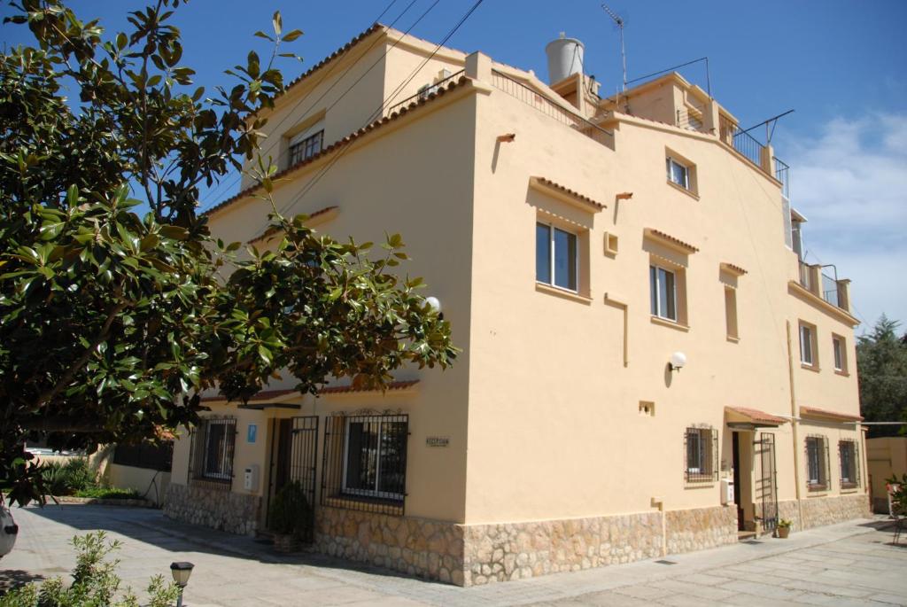 Hostal El Callejon — Hotel in Tarragona