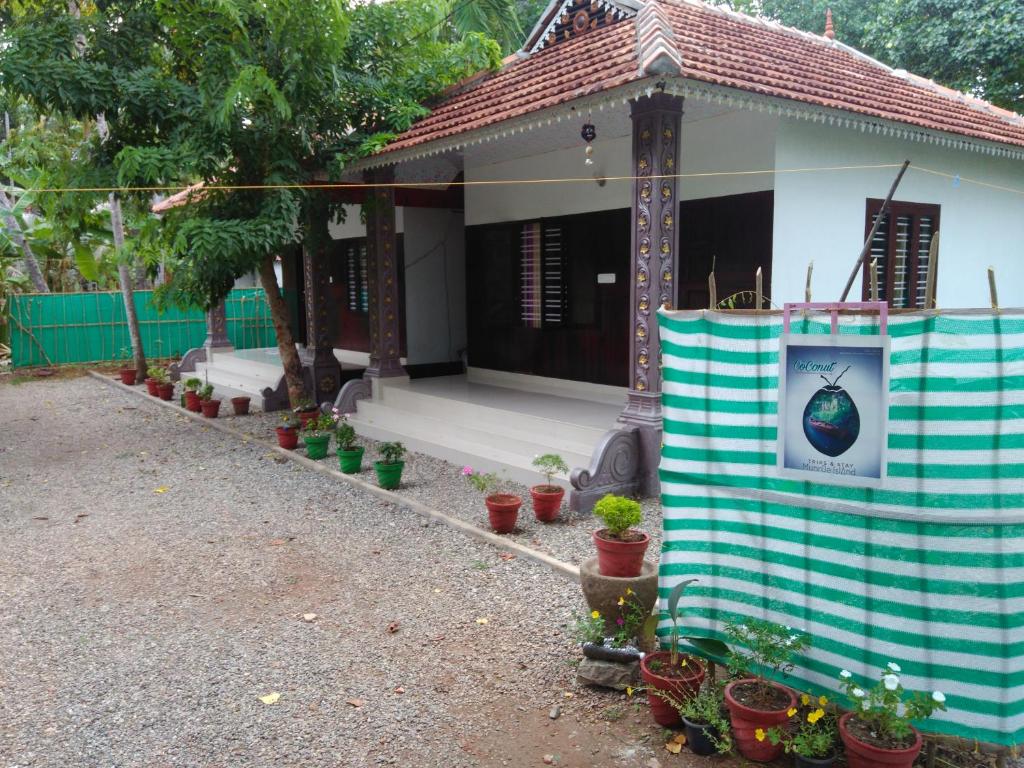 Munroe Coconut Homestay — Hotel in Kollam