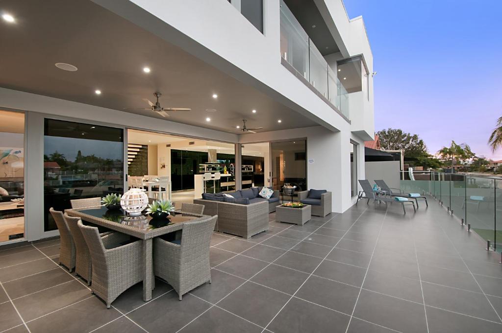 Waterfront Splendour, Gold Coast