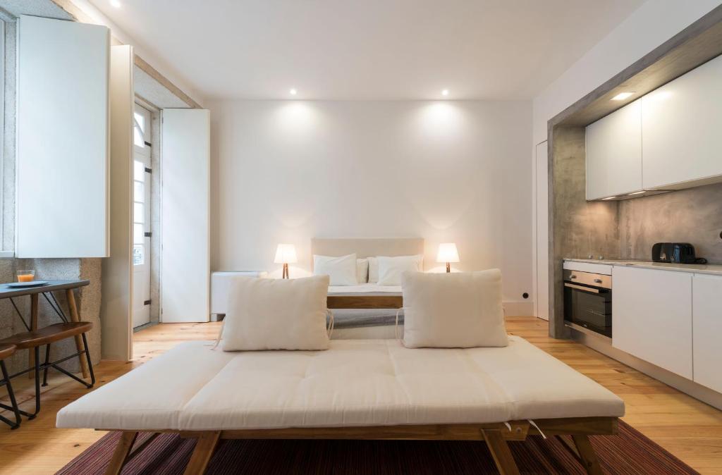 LovelyStay - Rico's Apartment - Almada 2º F photo