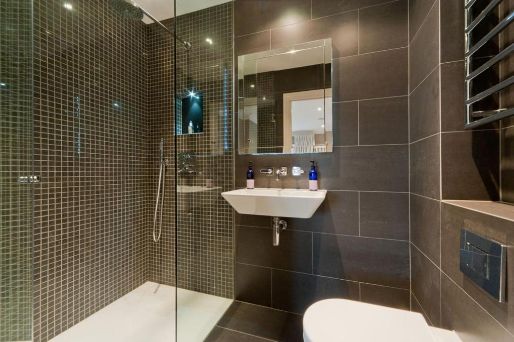 High Tech Apartment Center photo