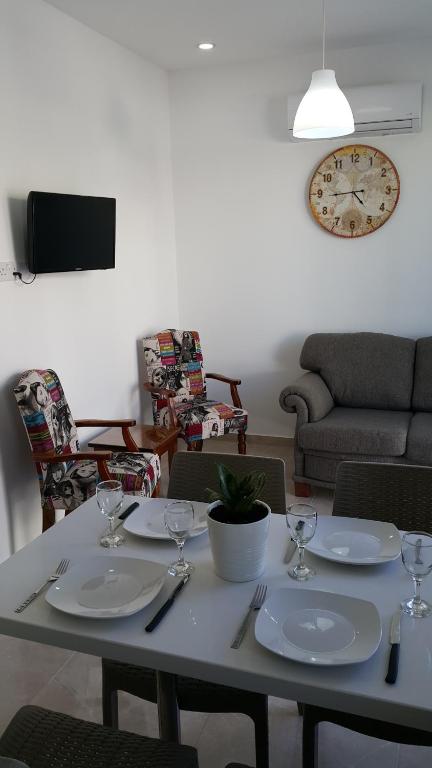 CHRIS'S HOLIDAY APT - AYIA NAPA, Ayia Napa