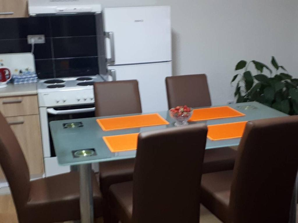Apartmani Tajra — Hotel in Visoko
