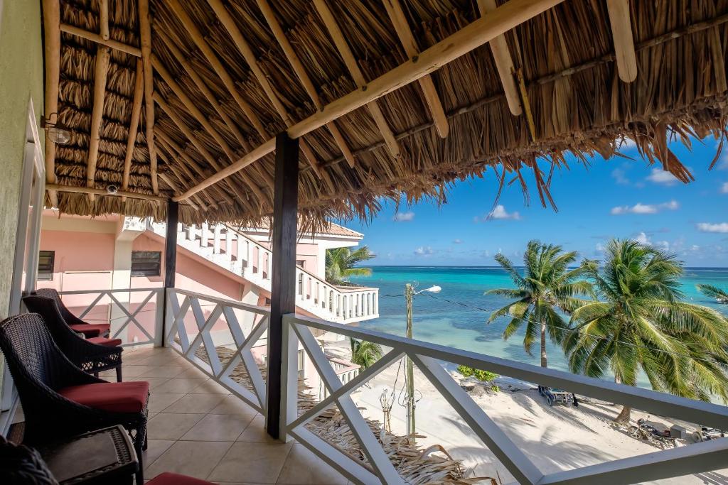 The Palapa House — Hotel in San Pedro