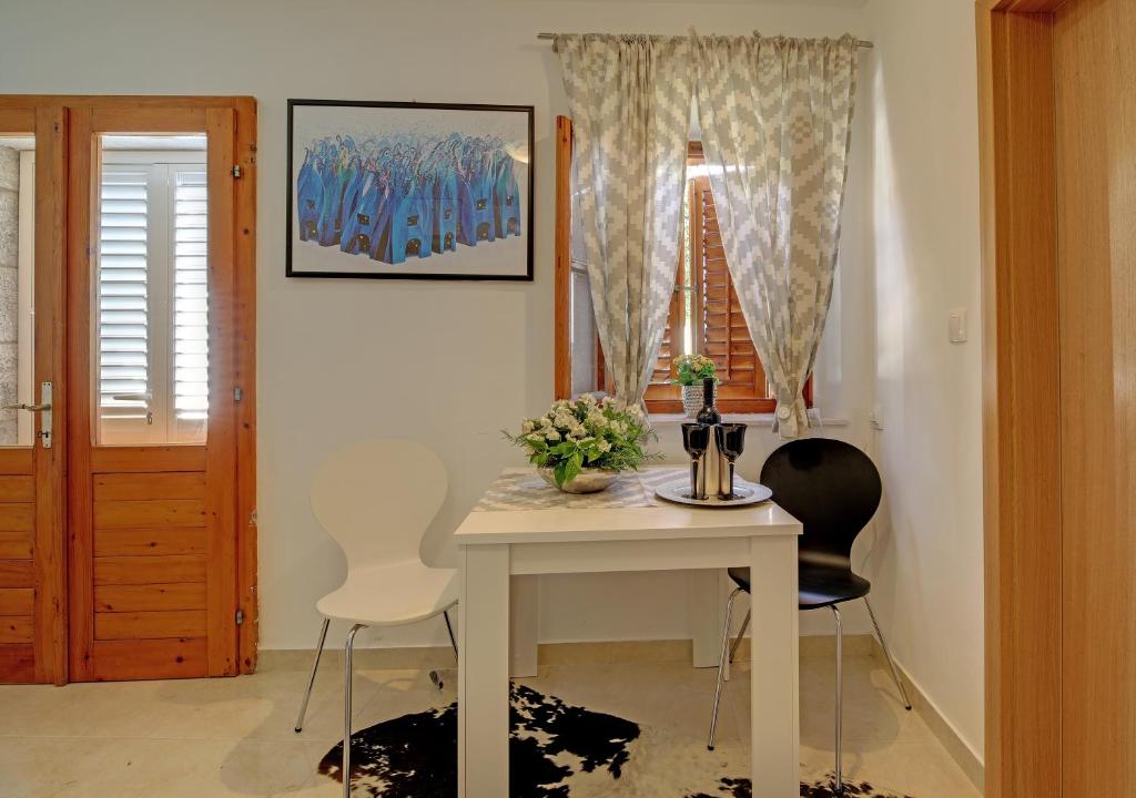 Studio apartments Kalma — Hotel in Dubrovnik