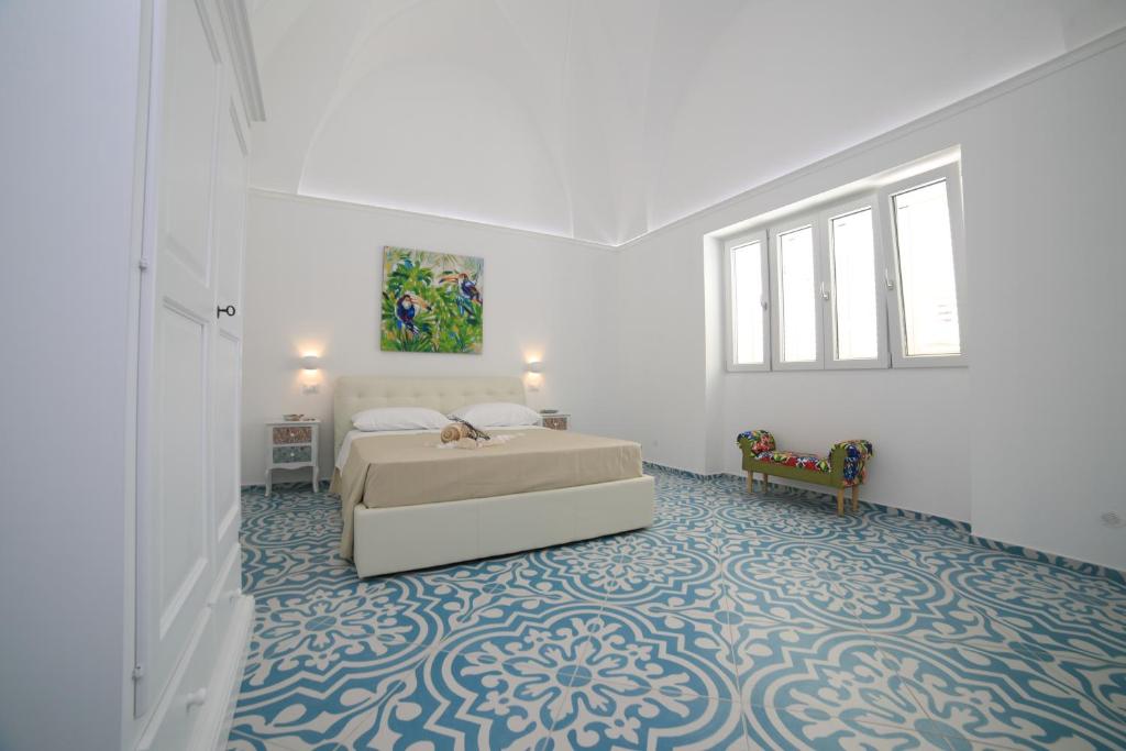 White Aurora rooms - 3