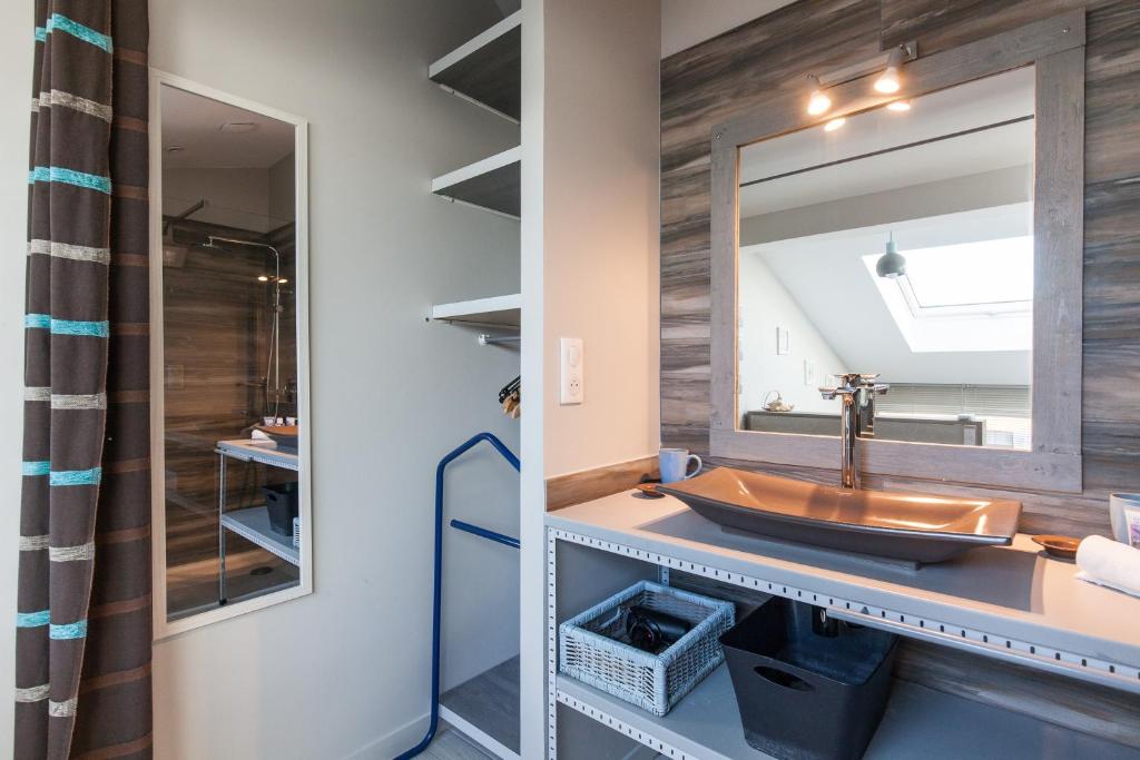 Cocooning 3 pieces duplex 3 etoiles calme centre ville a 5mn plages et Palais photo