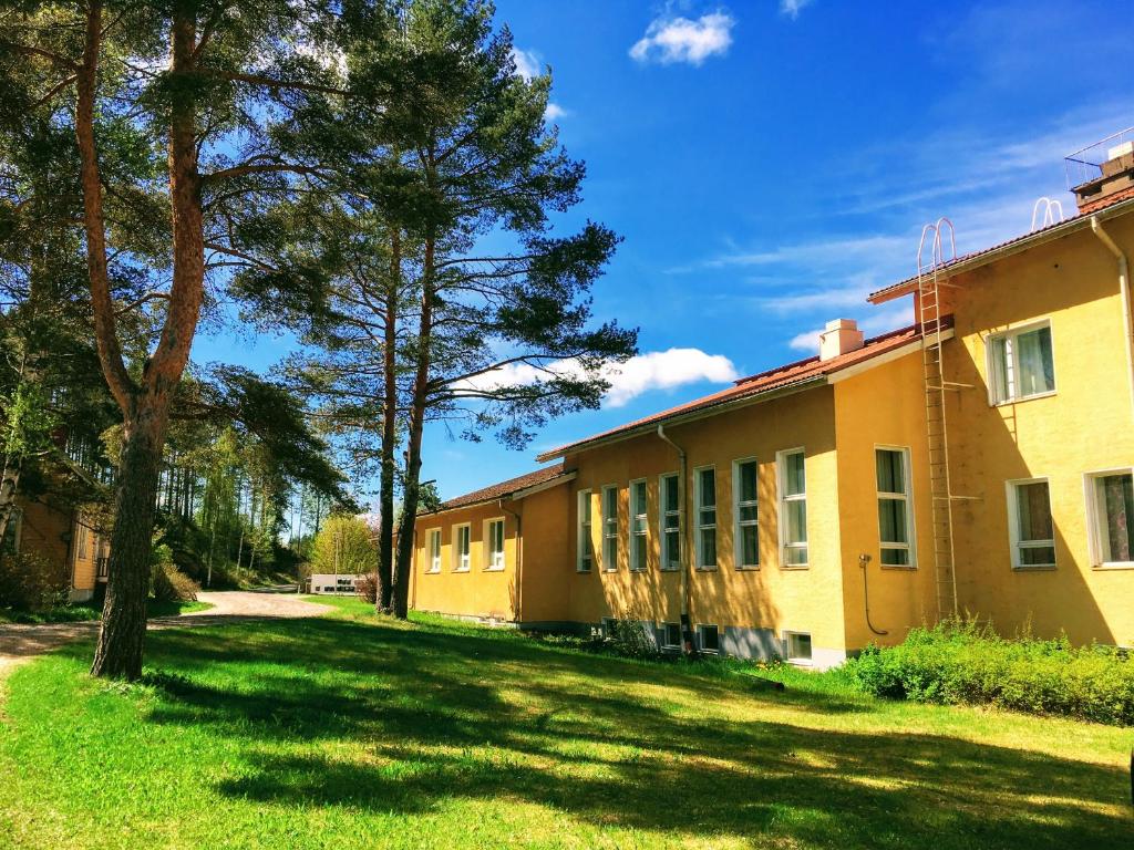 Hostel Vanha Koulu — Hotel in Mantyharju