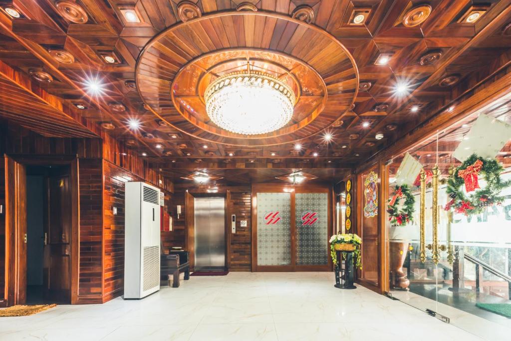 San San Hotel photo