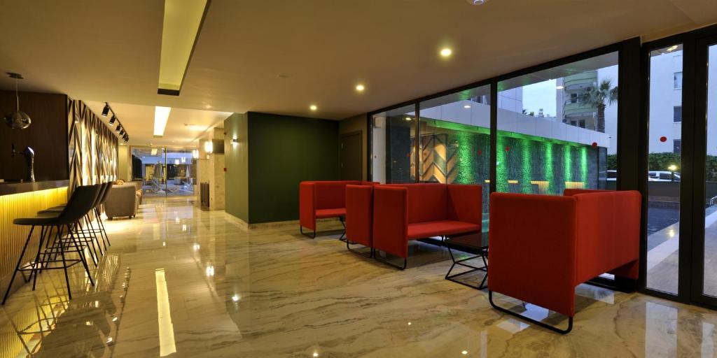 Oba Star Hotel - Ultra All Inclusive — Hotel building in Alanya