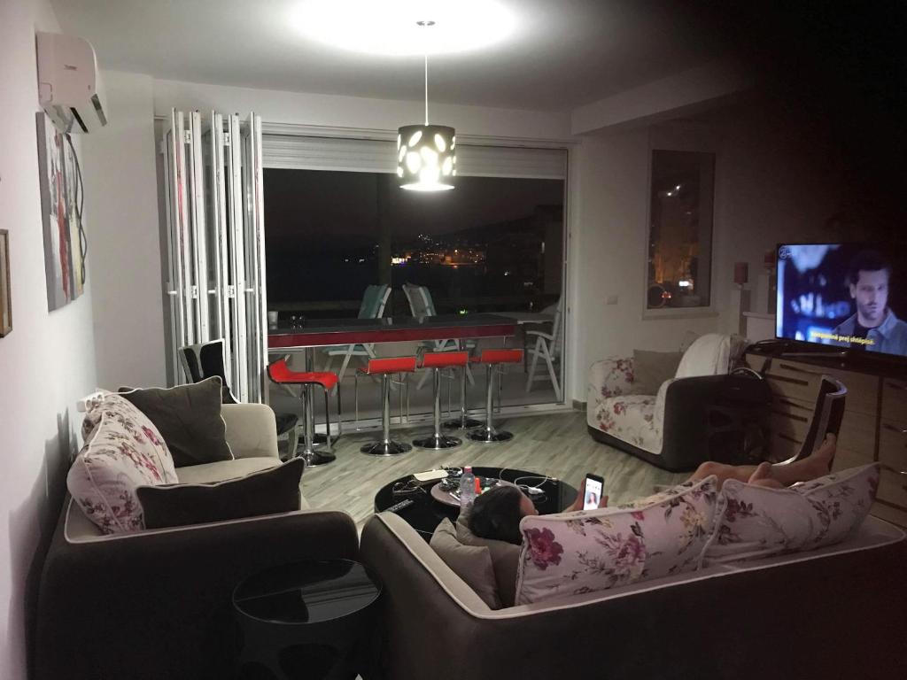 Luxury Diva Saranda Bougainville photo
