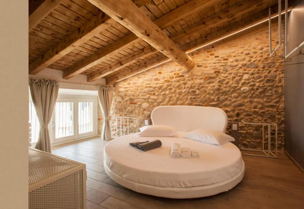 B&B La Bellavita del Garda Luxury, hotel v destinaci San Felice del Benaco