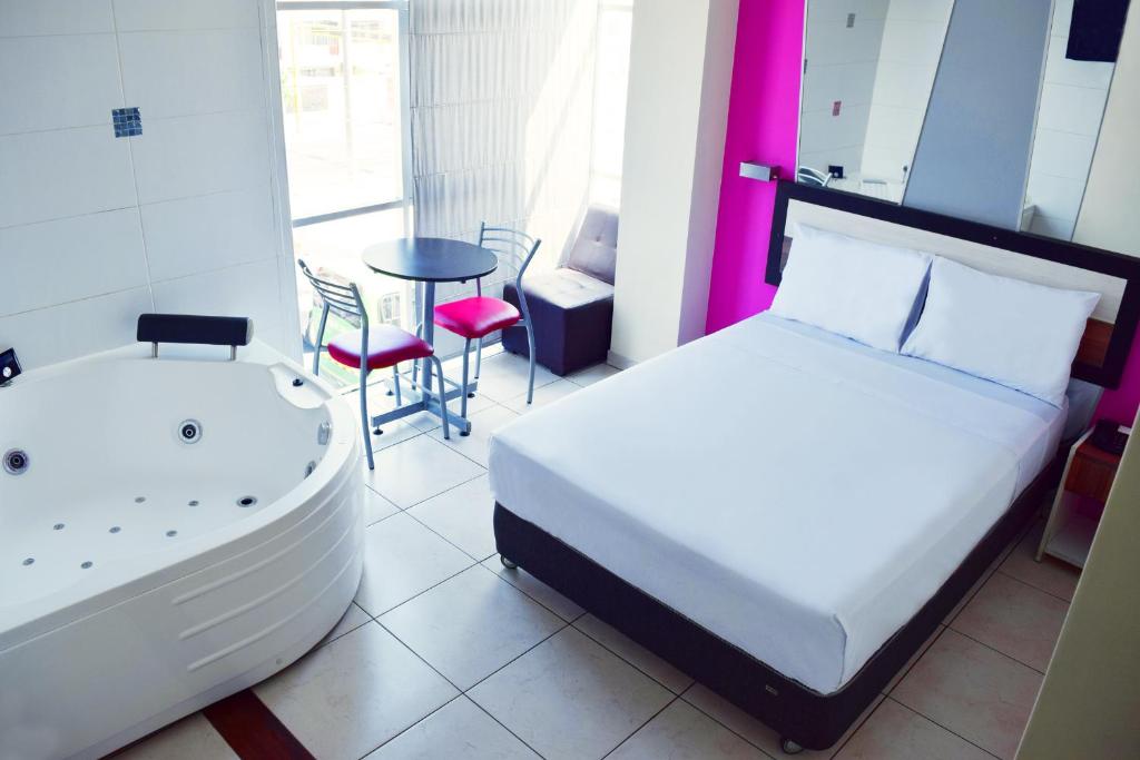 Hotel Colors Canada photo