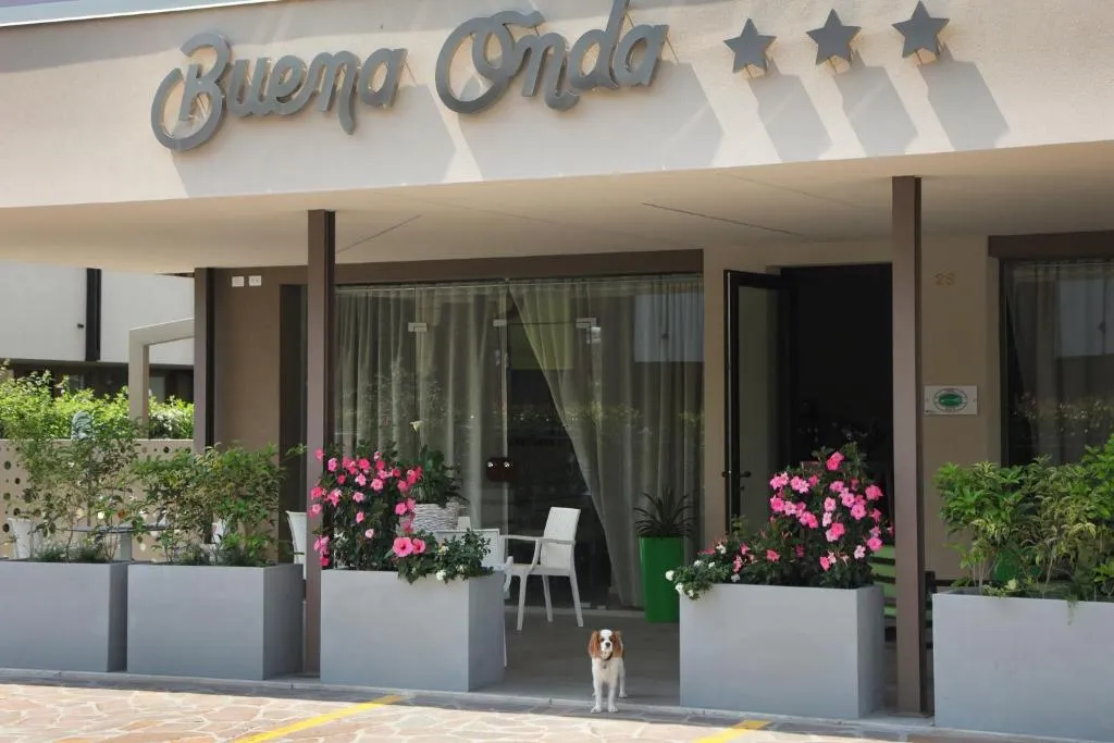 Hotel Buena Onda, hotel in Peschiera del Garda