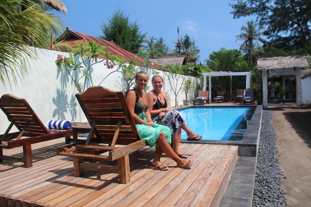 Star Bar and Bungalows