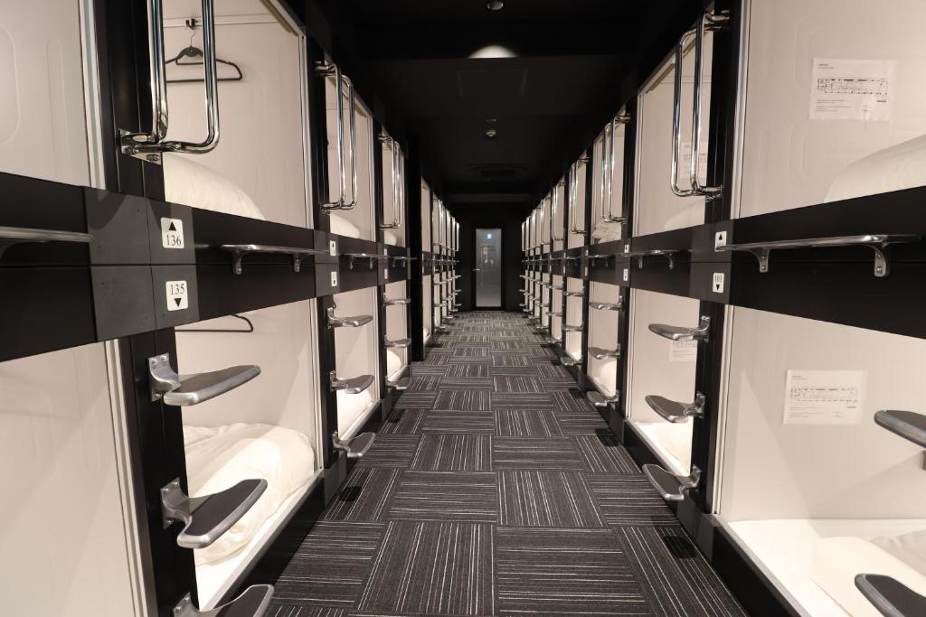 LEO YU CAPSULE HOTEL Nishi Funabashi photo