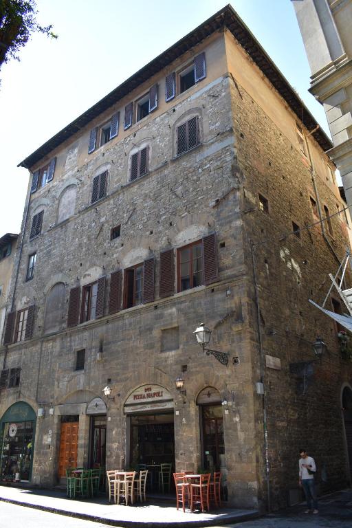 Dante States Apartments - 3